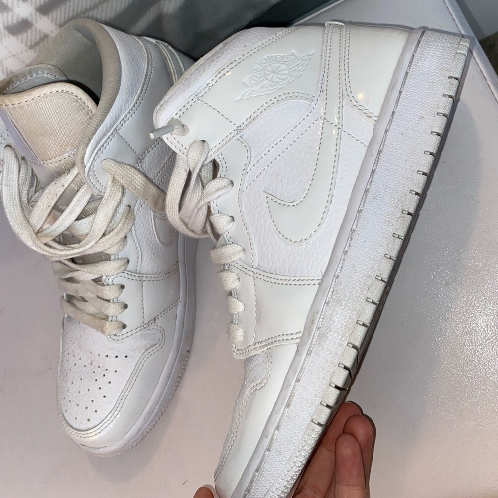 Women’s Air Jordan 1 Mid ‘Triple White’